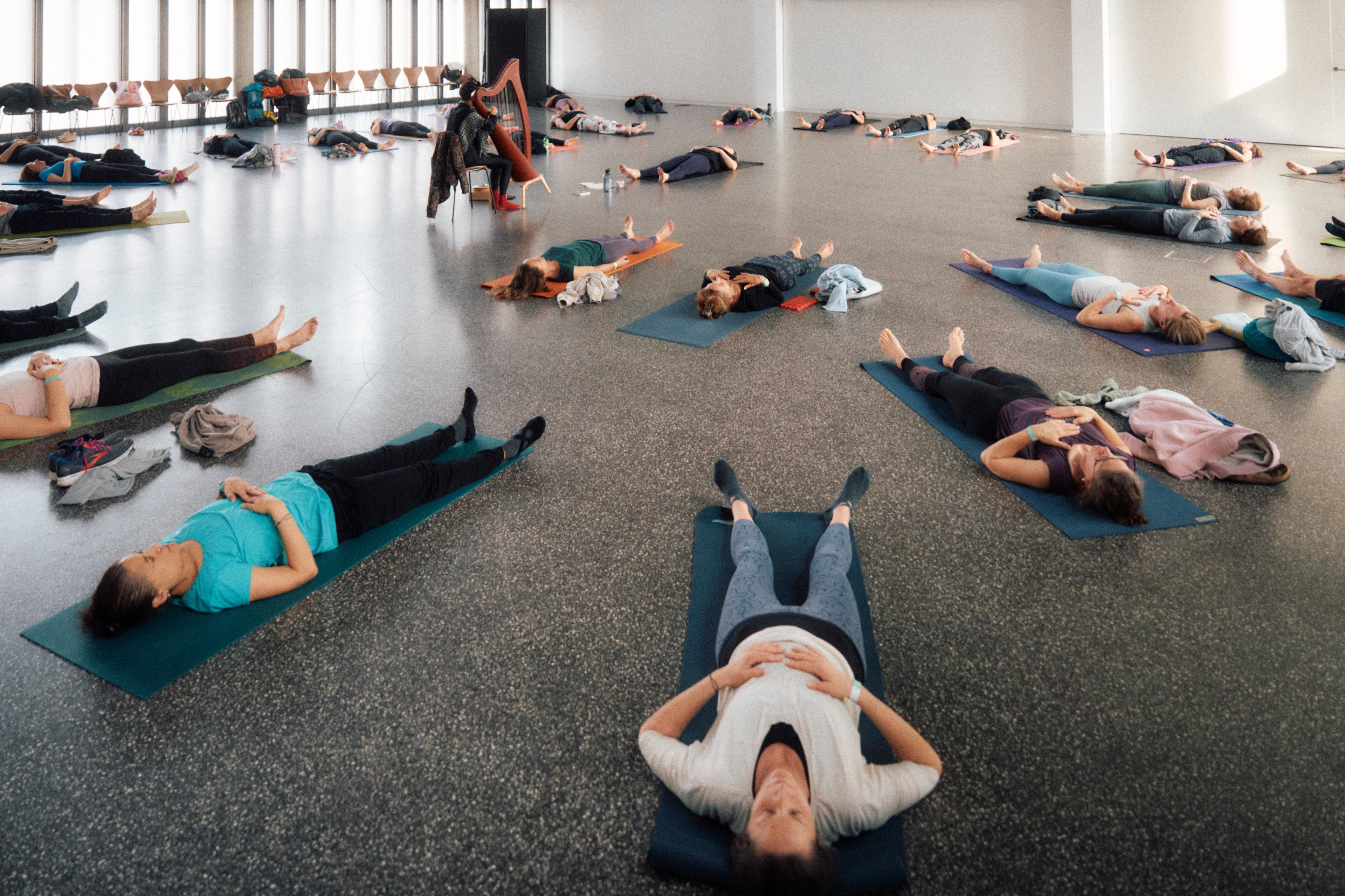 Promotional image for HEALTH’N’HARMONY: Das Bergson Yogakonzert: Harfe.