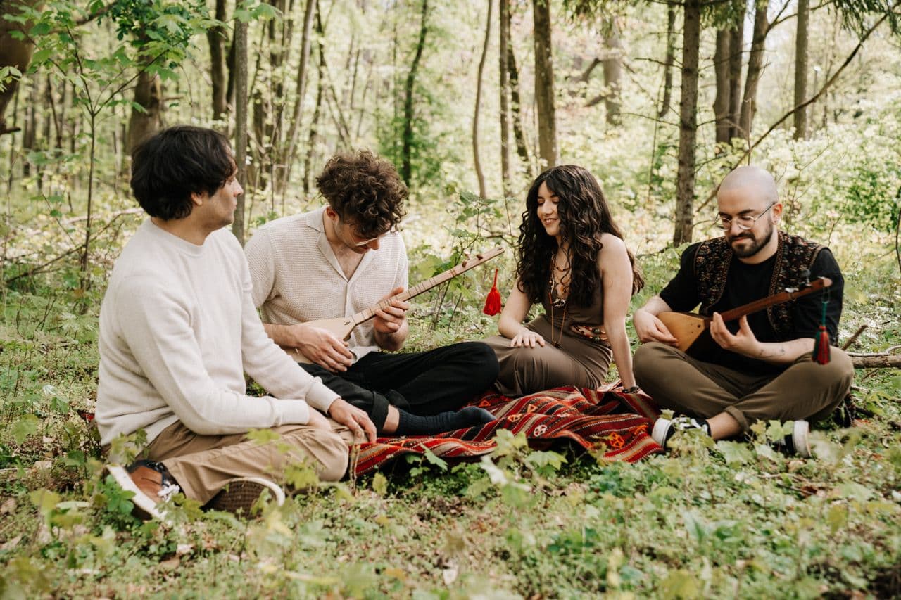 Aylin's Soulgarden performing on stage.