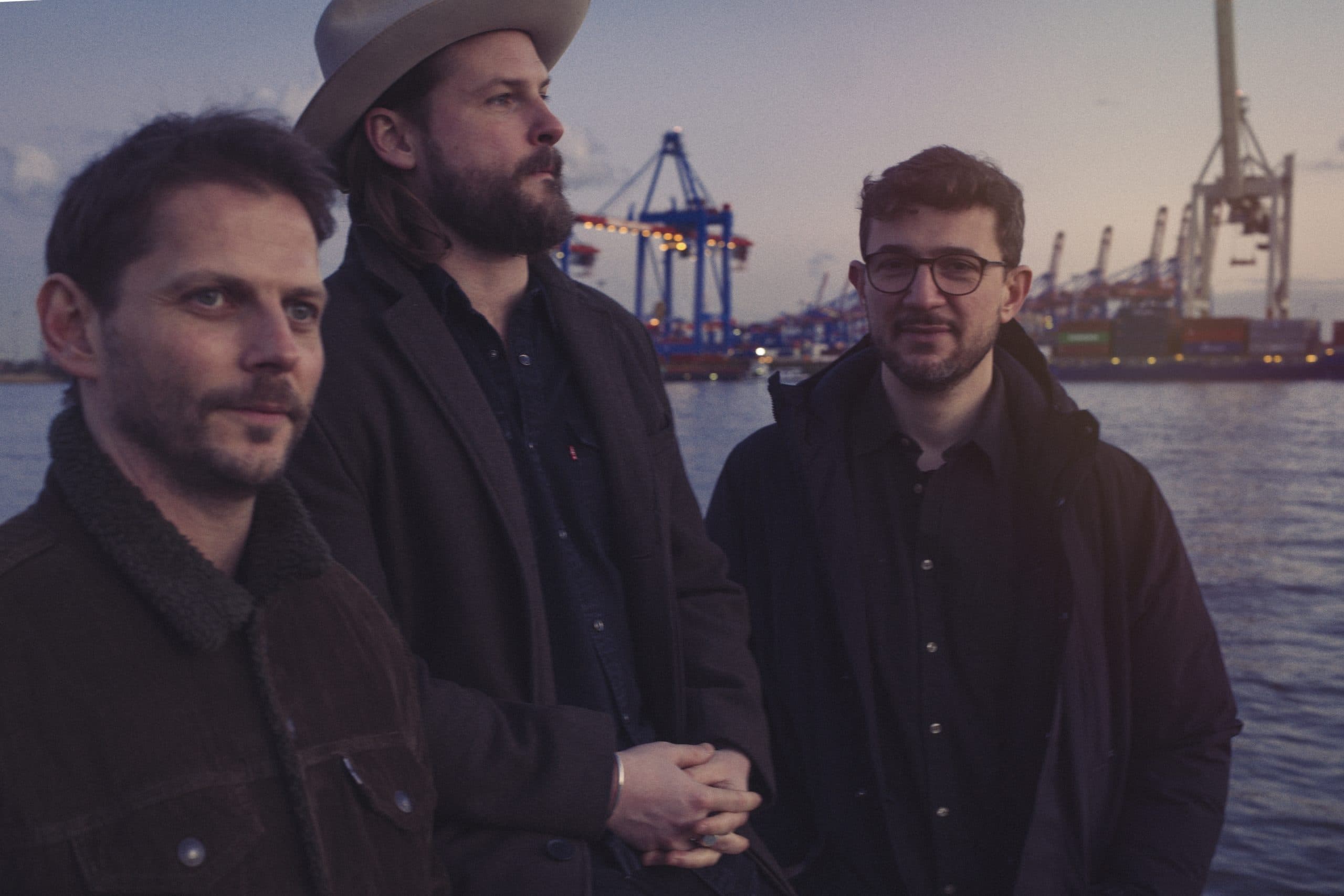 Press photo of band Mighty Oaks