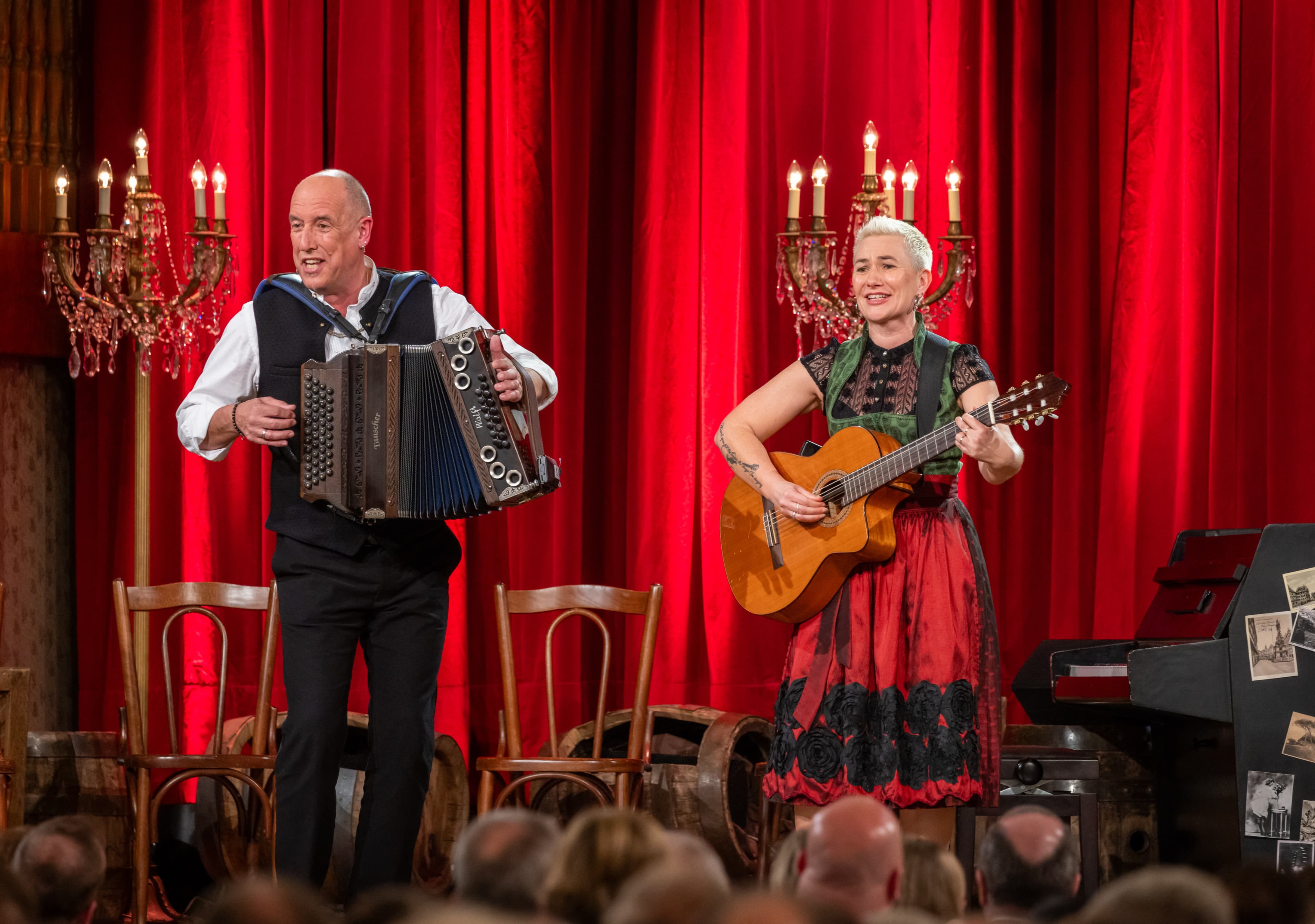 Marion Bach-Filser and Wolfgang Filser performing as the cabaret duo D’Filsers.