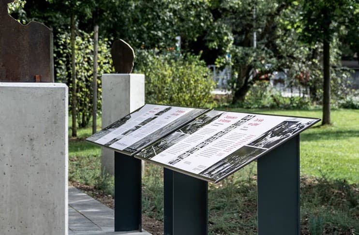 Exterior view of the Flachsröste Lohhof memorial site.
