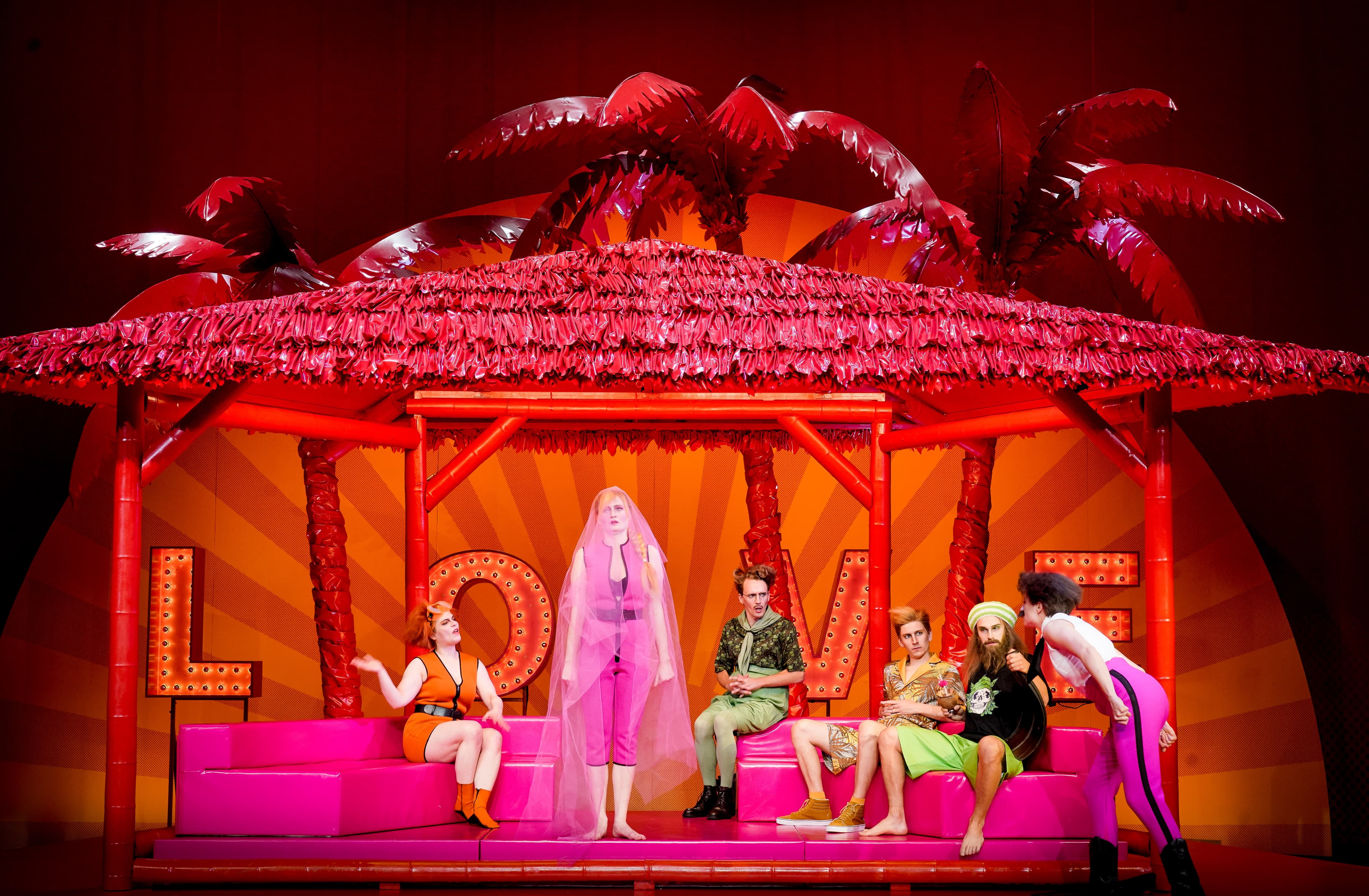 The ensemble of Was ihr wollt in the Volkstheater production.