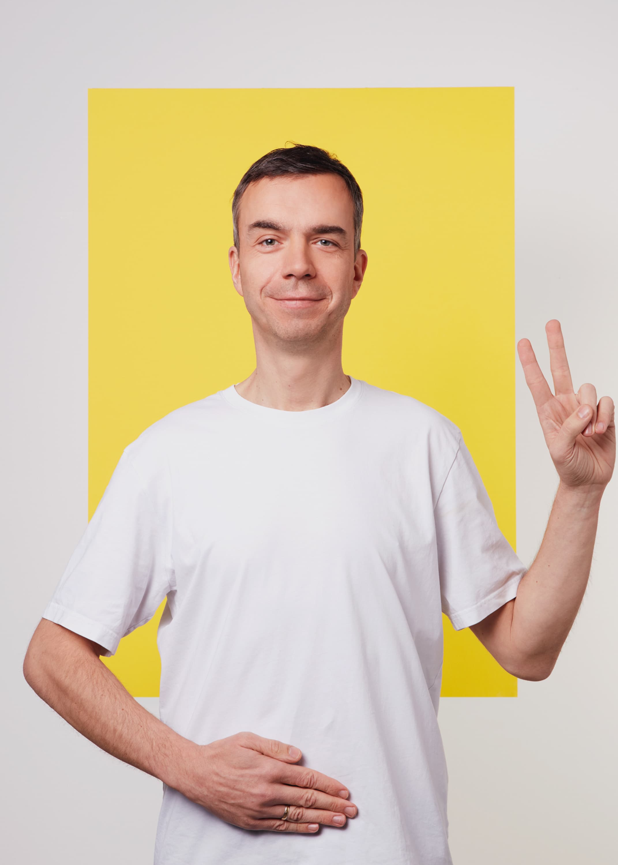 Portrait of podcast host Matze Hielscher.